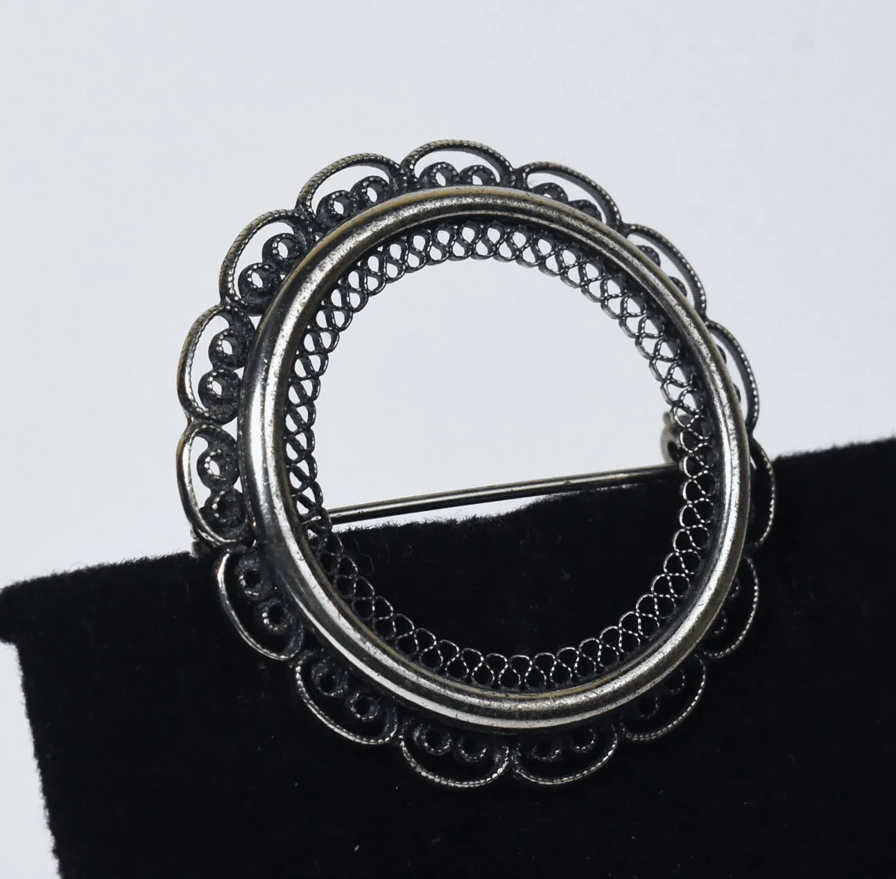 Beau - Vintage Sterling Silver Filigree Hoop Brooch