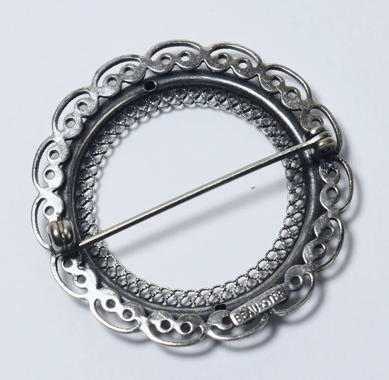 Beau - Vintage Sterling Silver Filigree Hoop Brooch