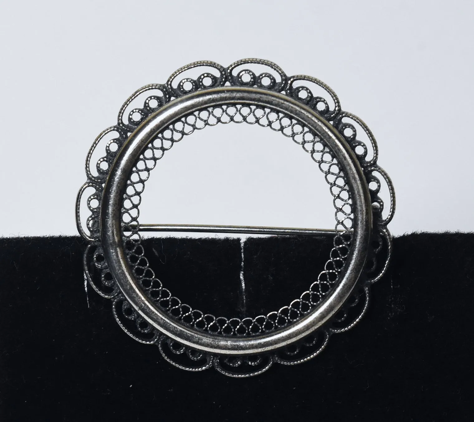 Beau - Vintage Sterling Silver Filigree Hoop Brooch