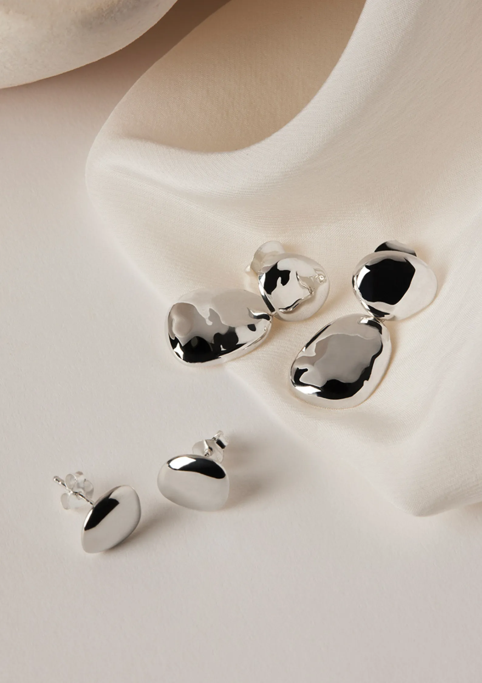 Double Pebblet Stud Earrings
