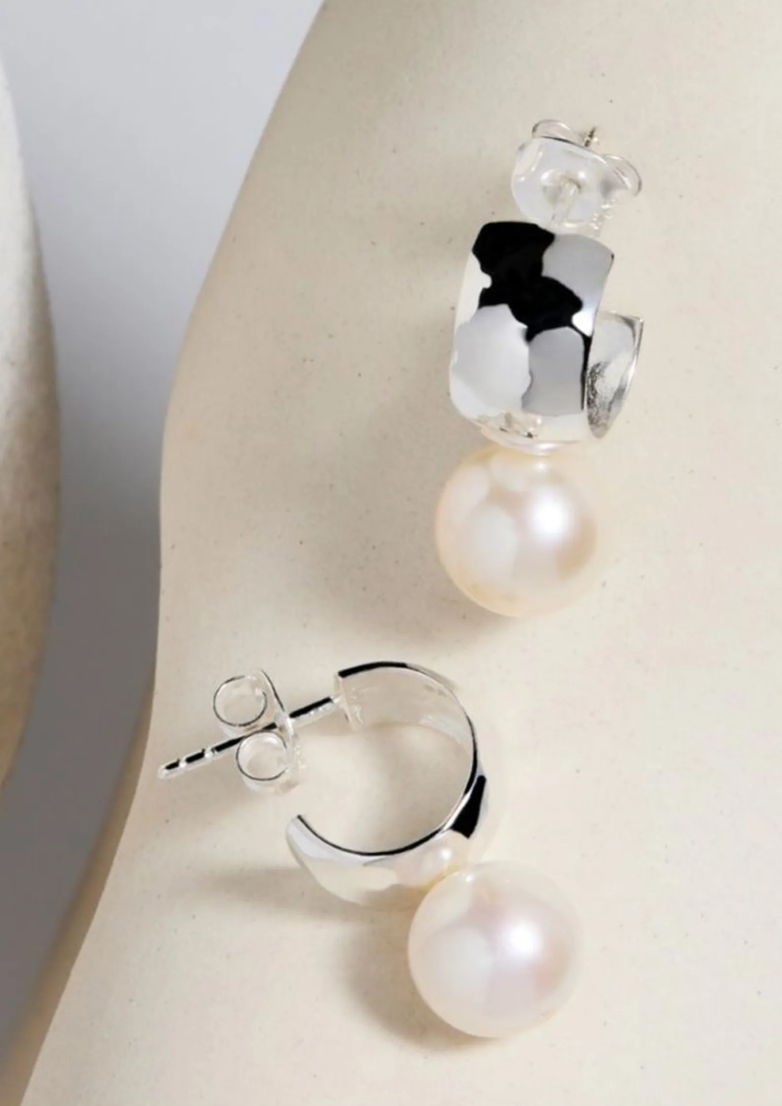 Idyll Pearl Stud Earrings