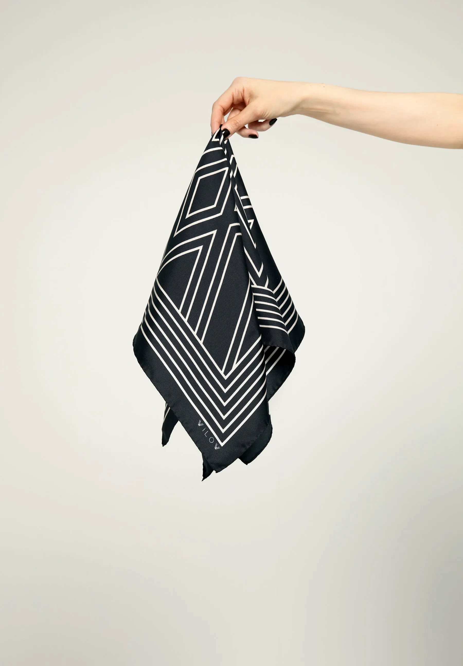 KINGS SILK SCARF - Black