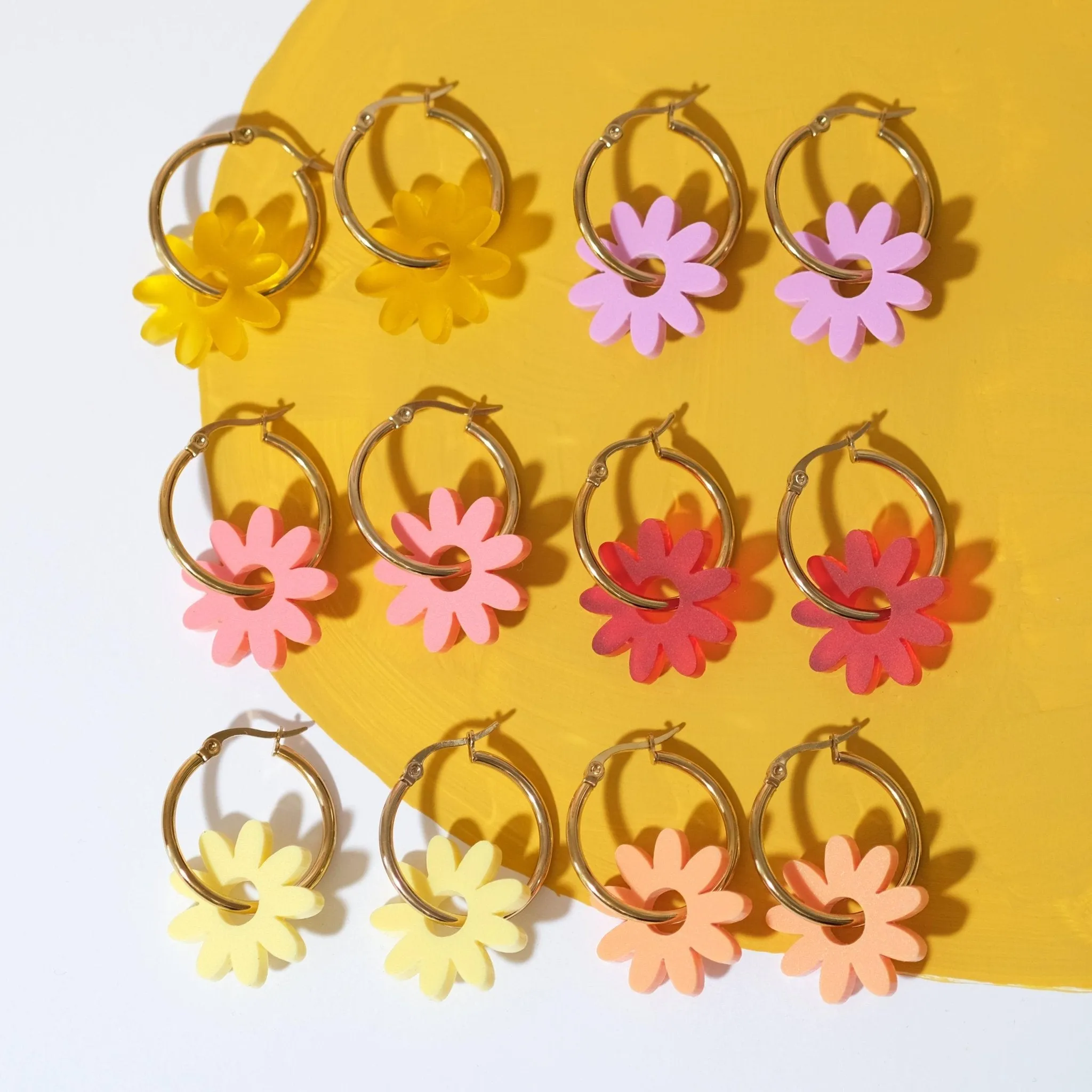 Marguerite Daisy Hoop Earrings in Lilac