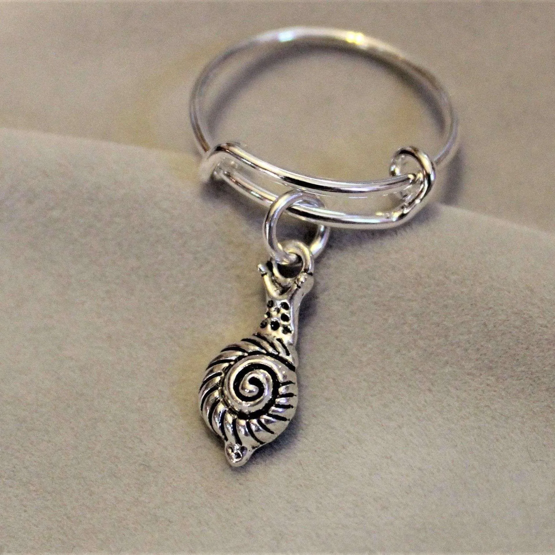 Pretty Snail Expandable Charm Ring