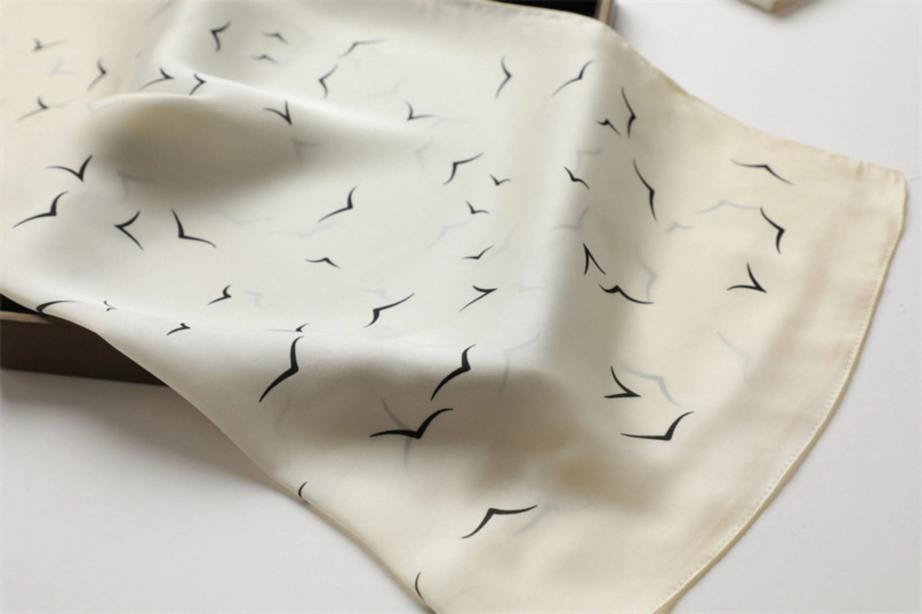 White Seagull Pattern 70cm square scarf, Silk textured scarf, Sun protection satin scarf, Neck scarf, Satin Shawl, Gift